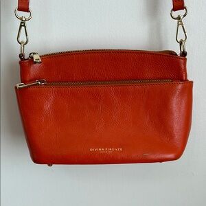 Divina Firenze - Orange Leather Crossbody Bag with Adjustable Strap